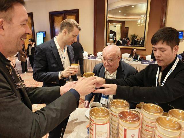 5大湾区论坛“有一种叫云南的生活”引全球共鸣不朽情缘正规网站云南高原特色农业惊艳202(图2) 5大湾区论坛“有一种叫云南的生活”引全球共鸣不朽情缘正规网站云南高原特色农业惊艳202(图2)