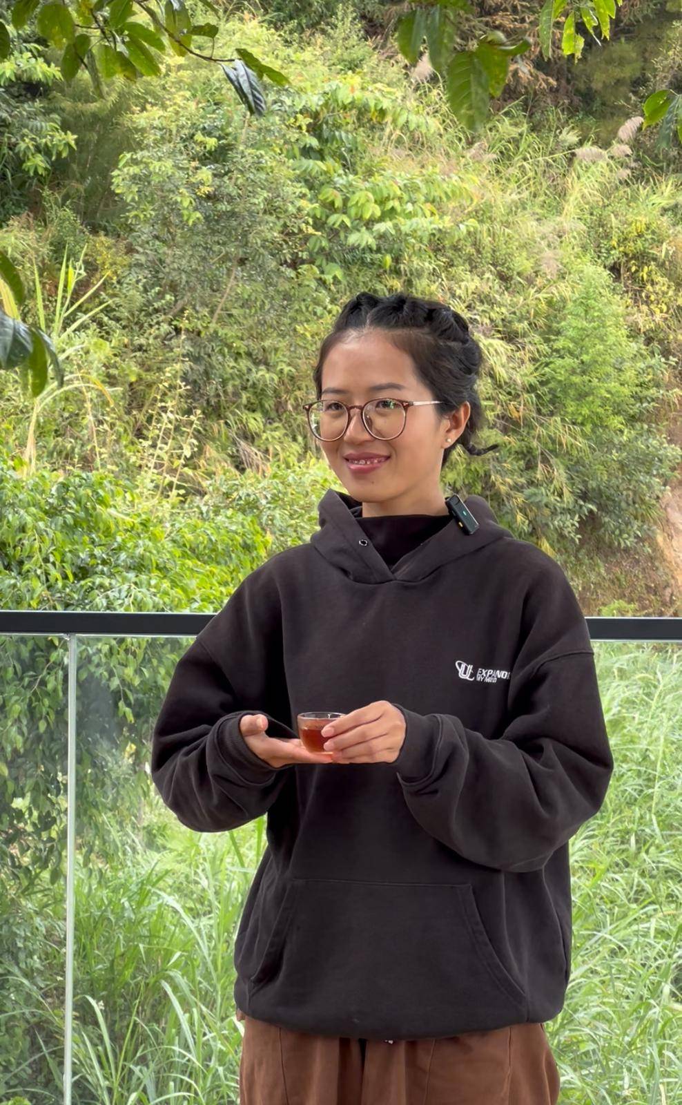 崖边”卖咖啡让家乡成为无数人打卡的诗和远方不朽情缘游戏平台他们的新起点｜鲁贞情：在“(图7)